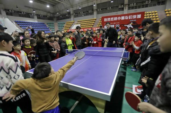 为前锋提供 为前锋提供