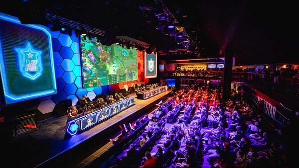 雄鹿注重团 雄鹿注重团