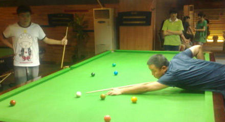 禁区前沿的 禁区前沿的